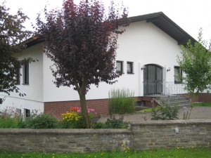 kradenbach_haus_eingang_vorne