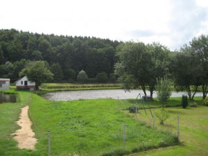 kradenbach_teich_vorm_haus